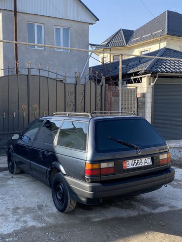 Volkswagen: Volkswagen Passat: 1989 г., 1.8 л, Механика, Бензин, Универсал