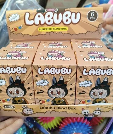 Игрушки: Лабубу игрушка брелок

Маленький размер 

В наличии