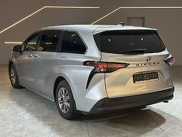 voxy noah: Toyota Sienna: 2021 г., 2.5 л, Вариатор, Гибрид, Минивэн — 5