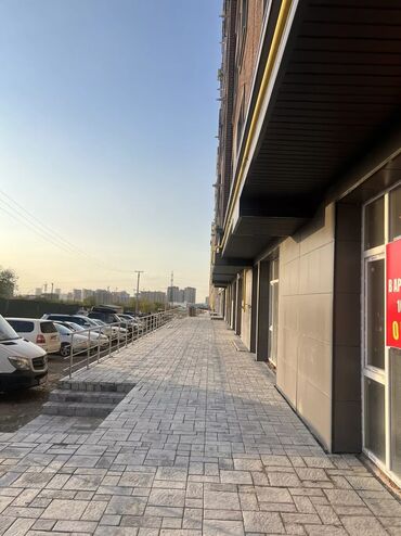 купить помещение под офис: Сдаю Офис, 108 м², В жилом комплексе, С видом на горы, 1 линия, С отдельным входом