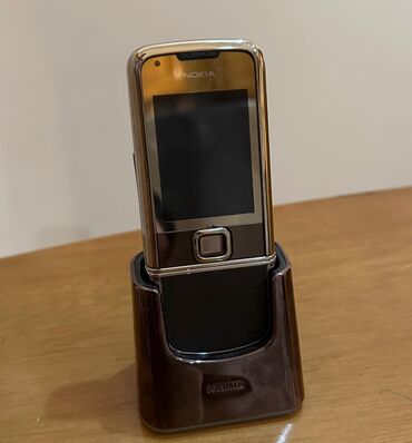 nokia e61: Nokia 8 Sirocco, rəng - Qəhvəyi, Düyməli