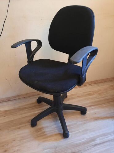 stolice za radni sto: Upotrebljenо