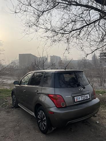 Toyota: Toyota ist: 2004 г., 1.5 л, Механика, Бензин, Хэтчбэк — 2