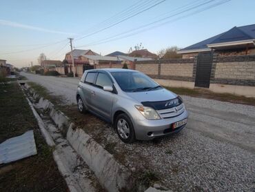 Toyota: Toyota ist: 2003 г., 1.3 л, Автомат, Бензин, Хэтчбэк