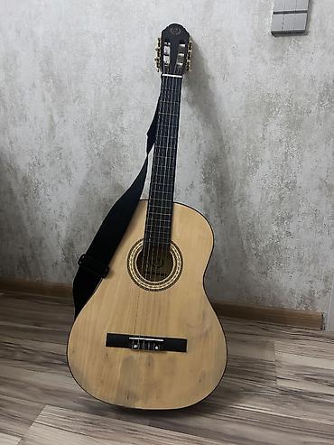 gitara satilir: 2 ci əl klassik gitara dəsti təcili satılır çanta kapo kəmərlə — 1