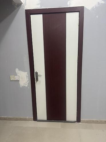 Qapılar və aksessuarlar: Cəmi 4 ədəd var Demək olar ki təzədi qoyulub işlənmiyib rengləri — 2