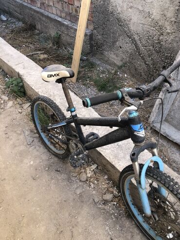 трехколесный велосипед поза: BMX велосипед