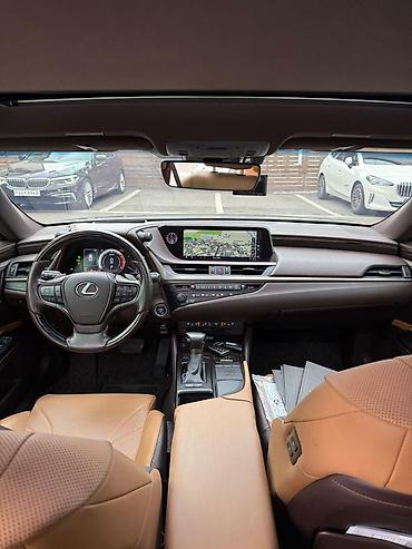 Lexus: Lexus ES: 2019 г., Гибрид, Седан — 22