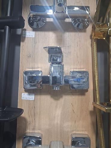 Xrom örtüklü divar tipli duş/vanna qarışdırıcısı - Material: möhkəm