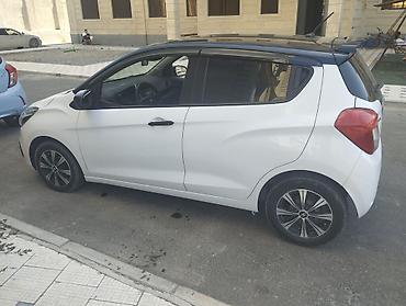 водный мото: Chevrolet Spark: 2017 г., 1 л, Автомат, Бензин, Хэтчбэк — 3