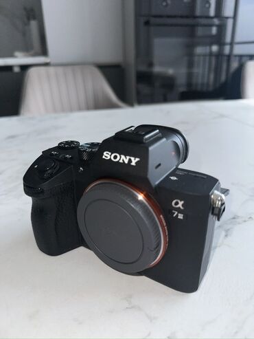 фото апарат сони: Беззеркальная полнокадровая камера Sony Alpha a7 III (ILCE-7M3) —