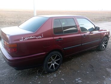 авто ока: Volkswagen Vento: 1994 г., 1.6 л, Механика, Бензин, Седан