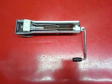 Другие детали кузова: Домкрат MERCEDES-BENZ (б/у) ОРИГИНАЛЬНАЯ КОНТРАКТНАЯ ЗАПЧАСТЬ В — 6