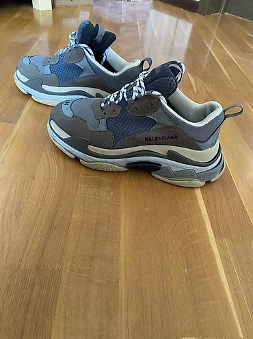 krosofka: Balenciaga Triple S AA klass sifarişlə gəlib Ölçü: 44 Cemisi 4 defe — 2