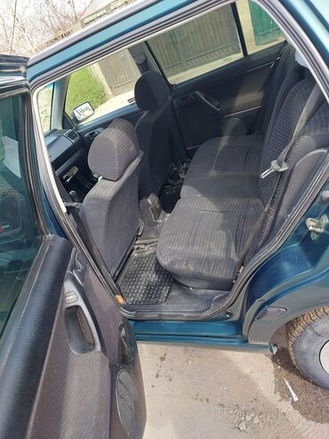 Volkswagen: Volkswagen Vento: 1995 г., 1.8 л, Механика, Бензин, Седан — 8