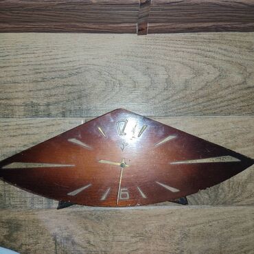 Ev saatları: Divar saatları, Mexaniki, Mayatnik — 12