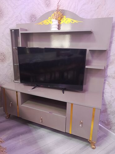 tumba satilir: Yeni, Düz TV altlığı, Polkalı, Taxtalı