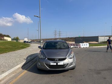 maşın sexi: Hyundai Elantra: 1.8 l | 2012 il Sedan