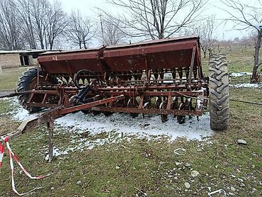 Овощные сеялки: Продаю сеялка рабочий рум в хорошем состоянии рабочий калеса есть — 2