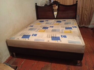 Кровати: Б/у, Двуспальная кровать, Без подьемного механизма, С матрасом, Без выдвижных ящиков
