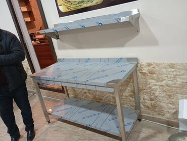 Soyuducu vitrinləri: Nerjaveyka Masalarin ve Restoran Avadanliqlarin Hazirlanmasi, Her
