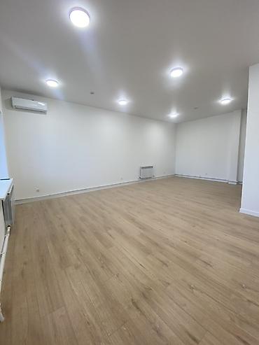 Аренда ангаров: СДАЁТСЯ КОММЕРЧЕСКОЕ ПОМЕЩЕНИЕ — 539 м² ПЕРВАЯ ЛИНИЯ, Бульвар Эркиндик — 19