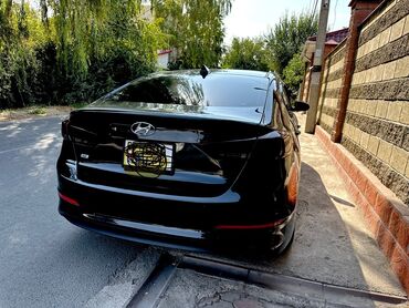 машине арзан: Hyundai Elantra, седан, чёрный цвет, комплектация SE.2018 2 обьем