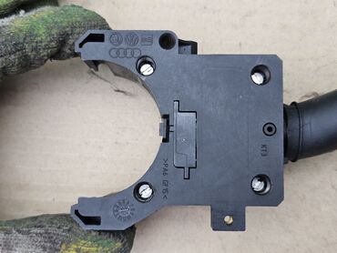 Другие детали рулевой части: Подрулевой переключатель дворников Volkswagen Passat B5, Golf 4, Bora — 3