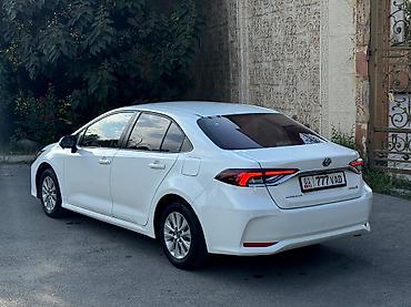 geeli coolray: Toyota Corolla: 2021 г., 1.8 л, Вариатор, Гибрид, Седан — 6