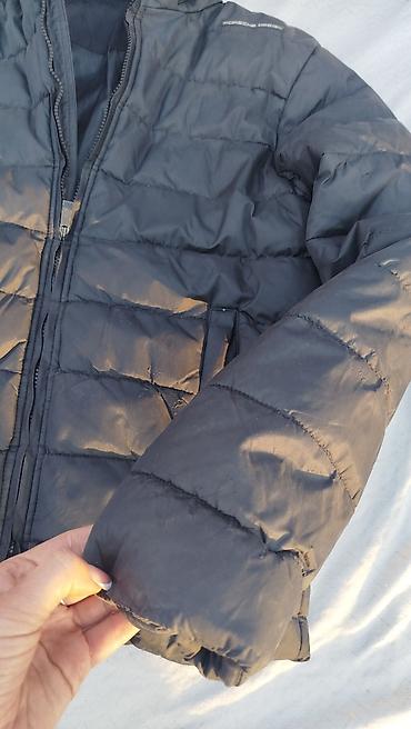 Куртки: Продаю мужскую пуховую зимнюю куртку, в отличном состоянии, размер — 8