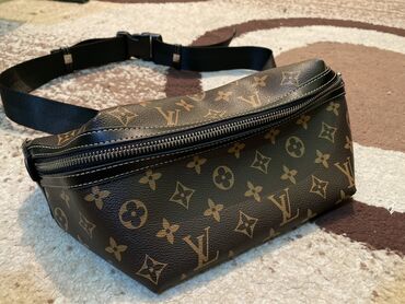 кошелёк из натуральной кожи: Белге такчу сумка, бананка, Louis Vuitton, Колдонулган, Материалы: Нукура булгаары, Эркектердики