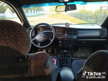 volkswagen polo servis: Opel Vectra sedan Xüsusiyyətlər: - Kuzov: 4 qapılı sedan, tünd — 6