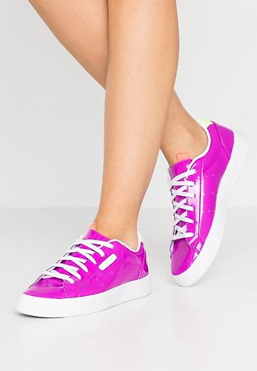 Женская обувь: Adidas Originals krossovka (fuşya rəng)

100% Originaldir! — 1