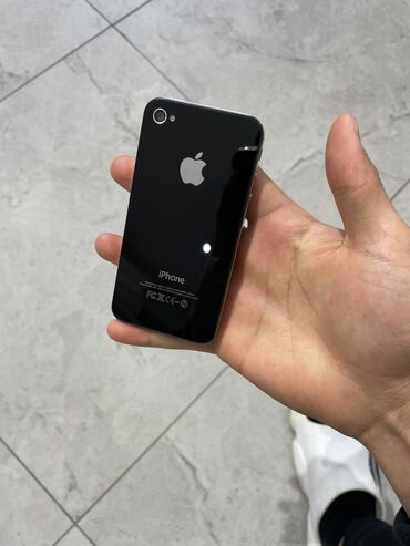 Apple iPhone: IPhone 4S, Б/у, < 16 ГБ, Jet Black, Зарядное устройство, Чехол, Кабель