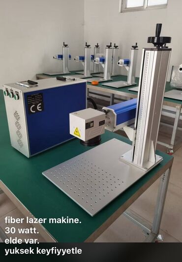 PVC dəzgahları: Bu fiber lazer markalama maşını müxtəlif materialların dəqiq və