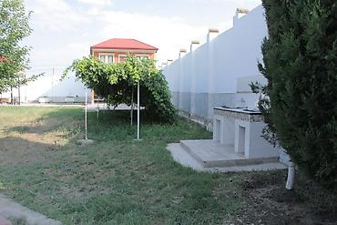 bine evləri: Geniş həyətli çoxfunksiyalı obyekt - İki mərtəbəli əsas korpus və — 4