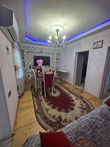 Mənzillər: 3 otaqli wexsi evimdir 2 masinliq heyeti icerisinde kombi kuxna mebeli — 4