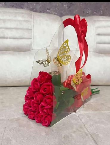 8 mart hədiyyəsi: 8 marta özəl süni buket güllərin oyuncaqli hədiyyələrin kəpənək — 7