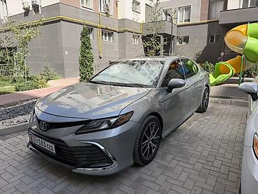 Продажа авто: Toyota Camry: 2020 г., Гибрид, Седан — 2