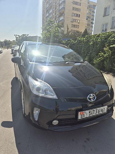 byd han ev: Toyota Prius: 2013 г., 1.8 л, Гибрид — 2