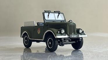 12 dyumlu velosiped: GAZ-69 hərbi off-road avtomobilinin kolleksioner model maquleti - — 1