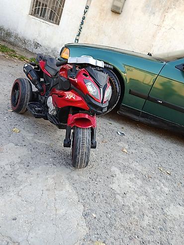 Игрушечный транспорт: Uşaq üçün elektrikli üçtəkərli motosiklet - Rəng: qırmızı-qara - — 1
