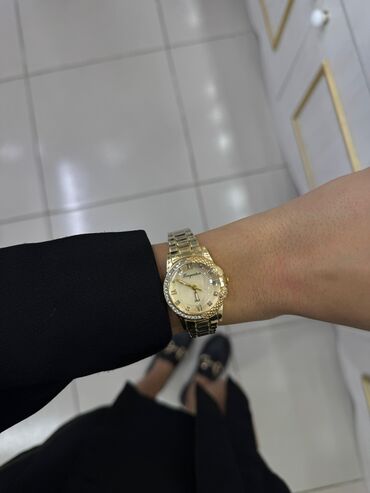 Qol saatları: Qol saatı, rəng - Qızılı