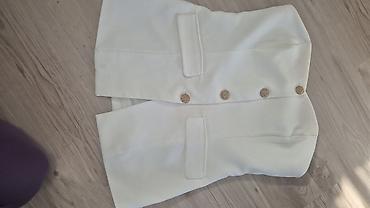 Ostala ženska odeća: Lot ženske garderobe – 4 komada 1) Crni džemper sa dodatkom bele — 8