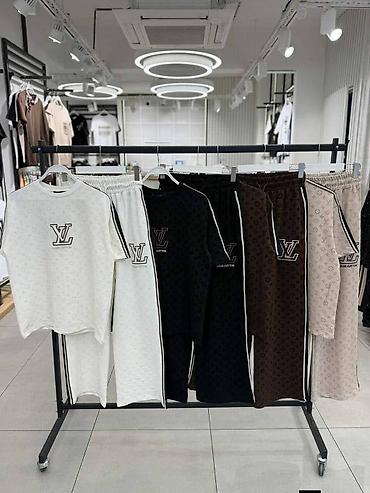 Kompleti: S, m, l, xl
5900
Prva kopija originala — 1