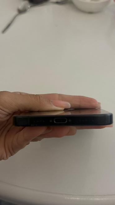 simes: IPhone 16 Pro Max, 256 GB, Qara, Simsiz şarj — 4