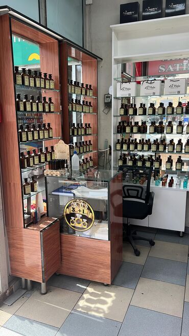 kirayə dükanı: Ətriyyat yeri hazır biznes satışı ətriyyata aid hər avadanlıq 100