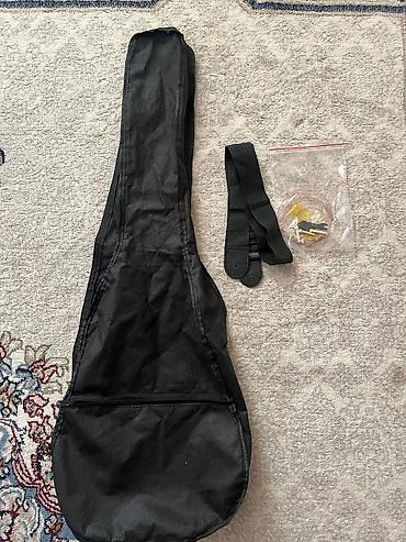 Гитары: Акустическая гитара с комплектом аксессуаров. Особенности: - — 3