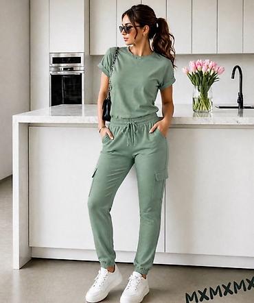 papuce cupave: Ženski dvodelni trenerka komplet – majica + pantalone sa džepovima — 6