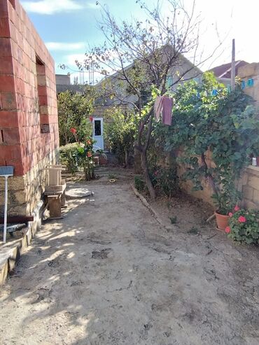 Uzunmüddətli kirayə mənzillər: Qobuda dörd otaqlı ev iki otaq bir kuxna hazır iki otaq təmirsiz qaz — 10